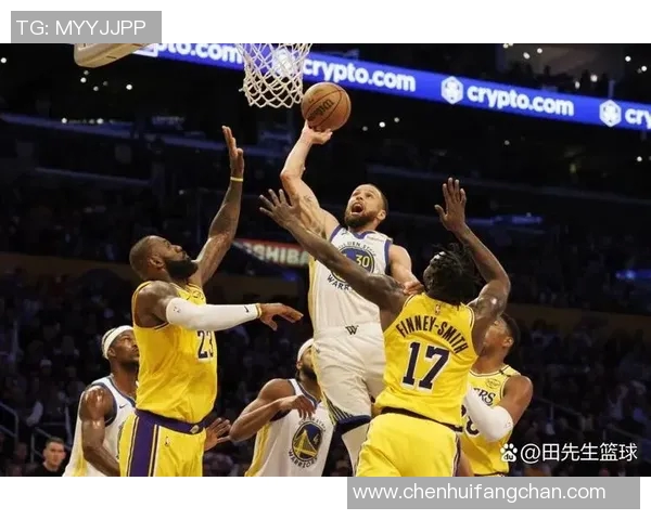 勇士逆转湖人获胜，库里狂砍45分！生死对决惊险落幕赛后全队庆祝