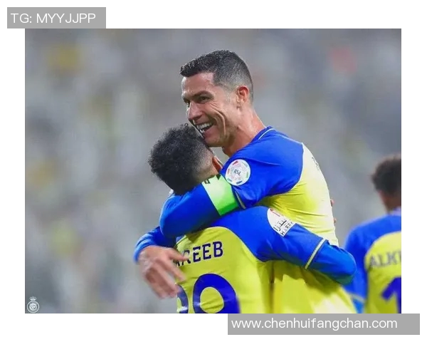 球迷疯狂冲入赛场夺走C罗球衣引发热议的欧冠奇观 球迷疯狂冲入赛场夺走C罗球衣引发热议的欧冠奇观