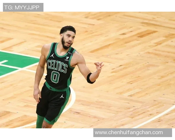 杰森塔图姆如何在NBA赛场上展现超凡实力与领导力
